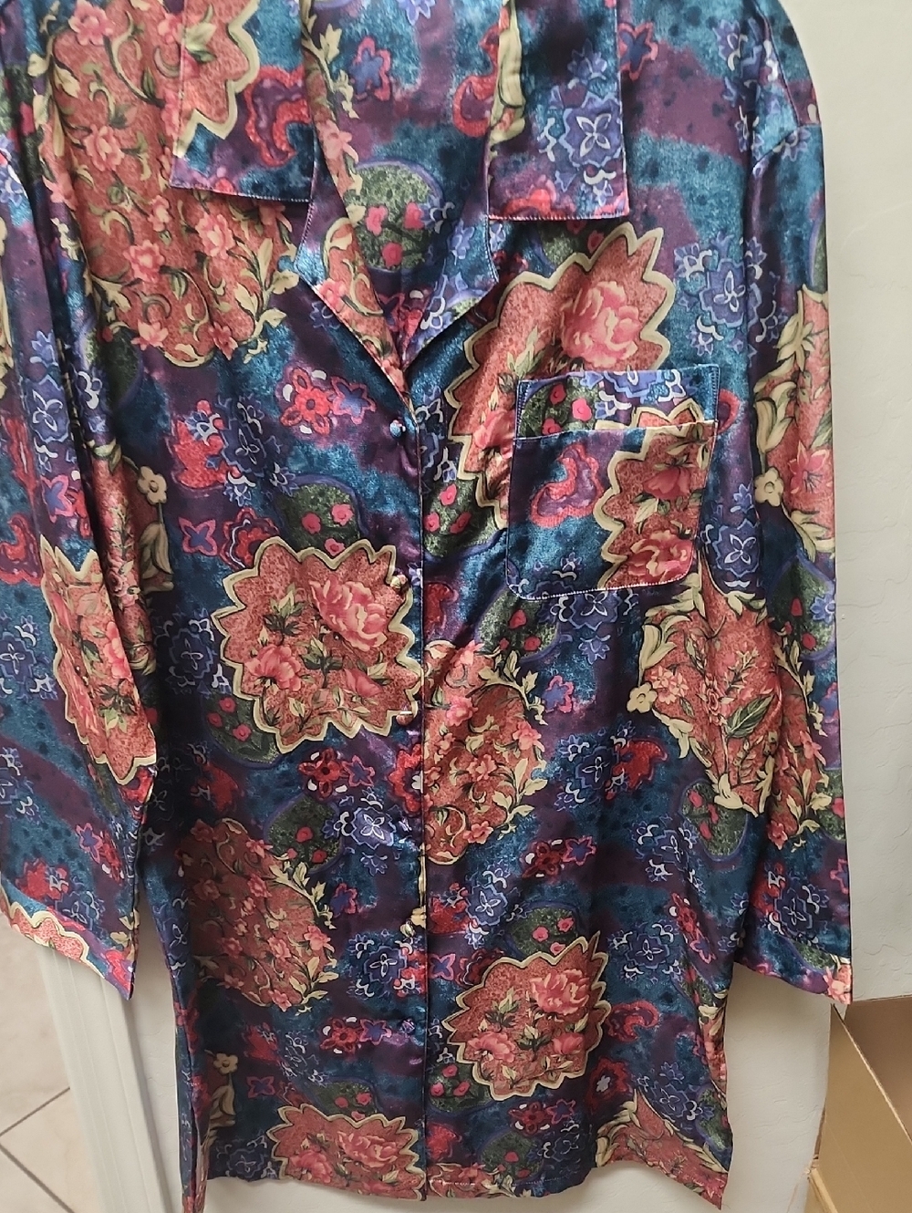 Men's Casual Floral Button-Down Shirt in Blue & Pink